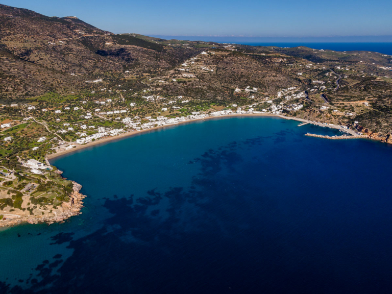 mesitiko grafeio Sifnos Platis Gialos