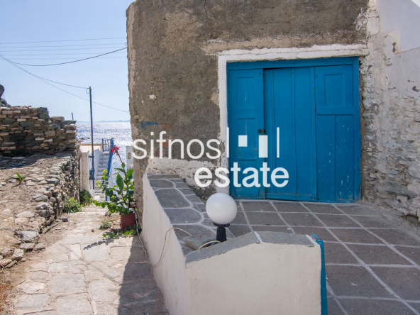 Sifnos real estate ID 2276 Syrma for sale Kastro