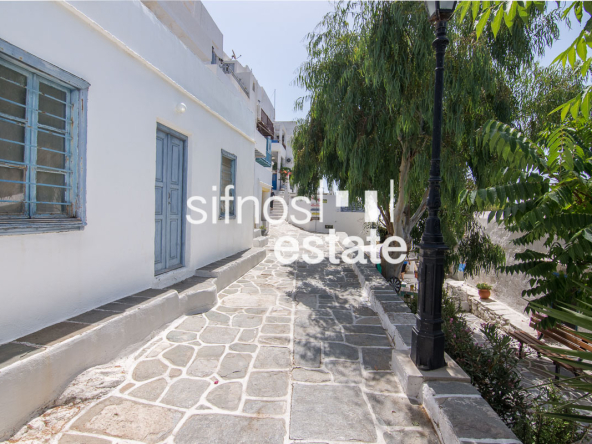 Sifnos real estate ID 337 Shop for sale Kastro